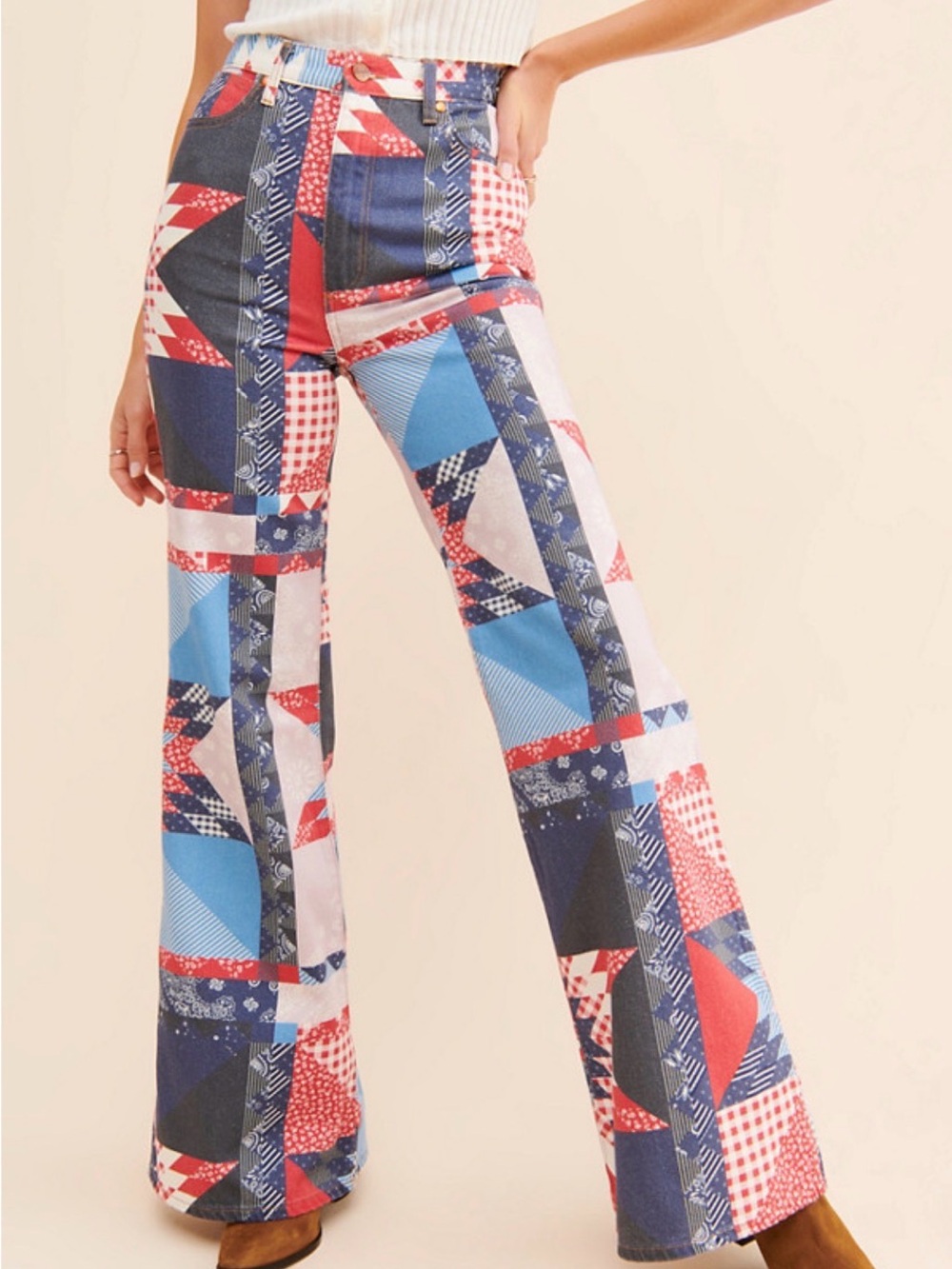 Wrangler Wanderer Patchwork Print Wide-Leg in Blue & Red - Picture 2 of 6